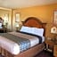 Villa West Inn