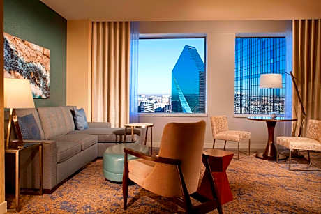 Suite, 1 King Bed, Corner