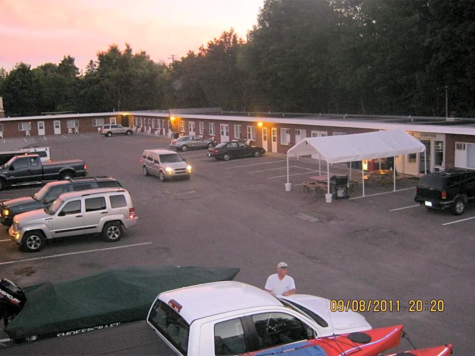 Budget Host Crestview Inn