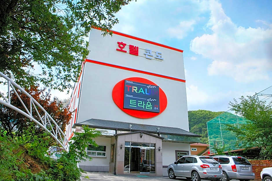 Traum Hotel & Condo