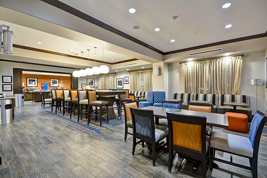 Hampton Inn By Hilton Kenedy