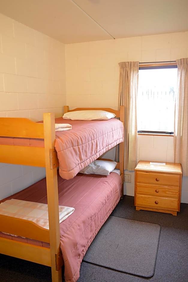 The Hobbit Motorlodge