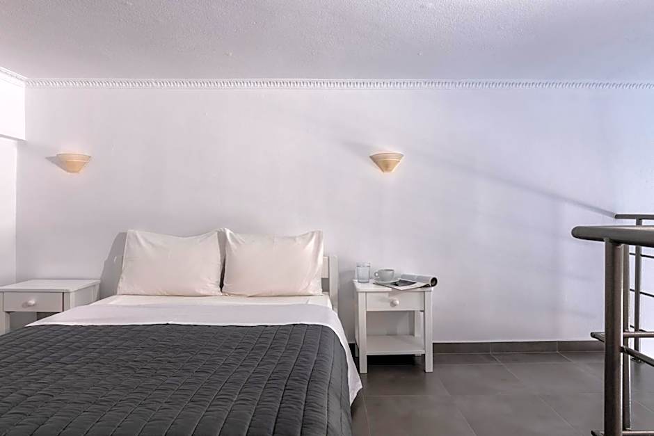 Rivari Santorini Hotel