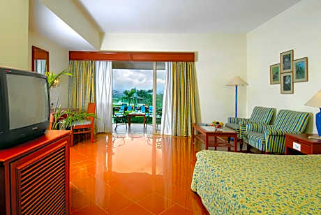 Standard Double Room with Garden View