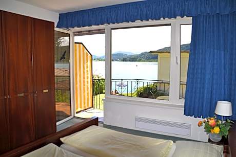 Two-Bedroom Apartment with Lake View