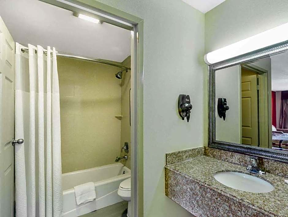 Days Inn by Wyndham Rayville