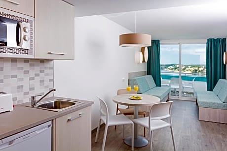 Studio with Sea View