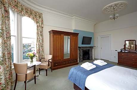 Family Room with Sea View