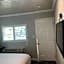 Elmwood Motel