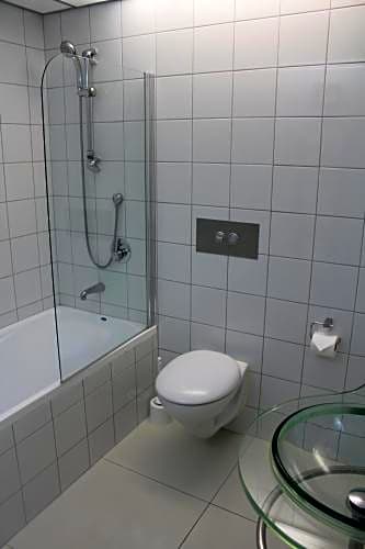 Distinction Wellington, Century City Hotel