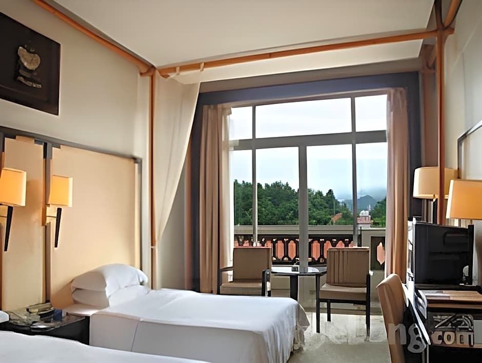 Photo 1 of 10 of Standard Twin Bed Room