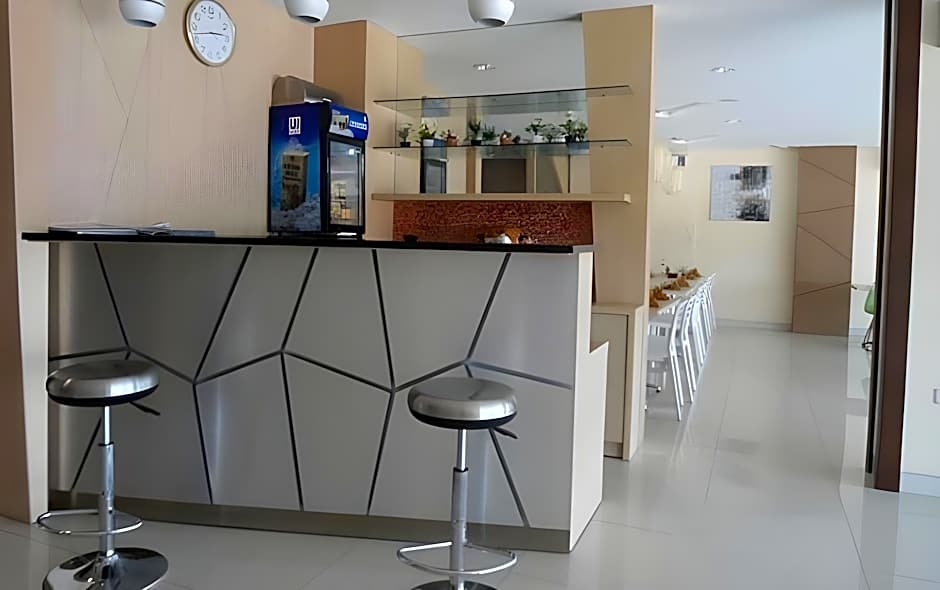 Max Hotel – Makassar, CA