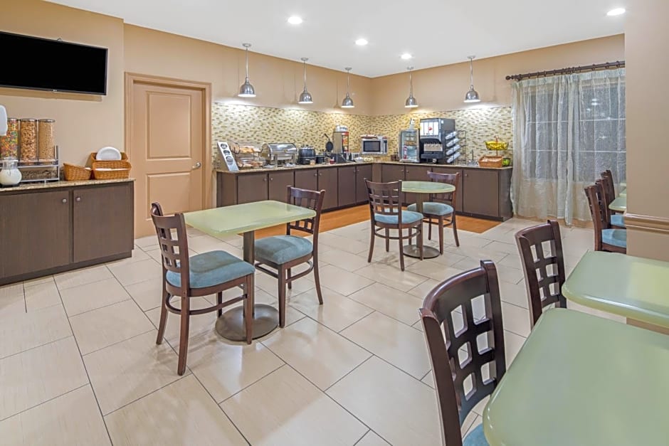 La Quinta by Wyndham Gonzales LA
