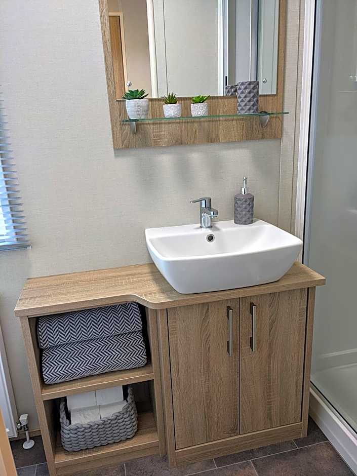 Tattershall Lakes - Merlin Point