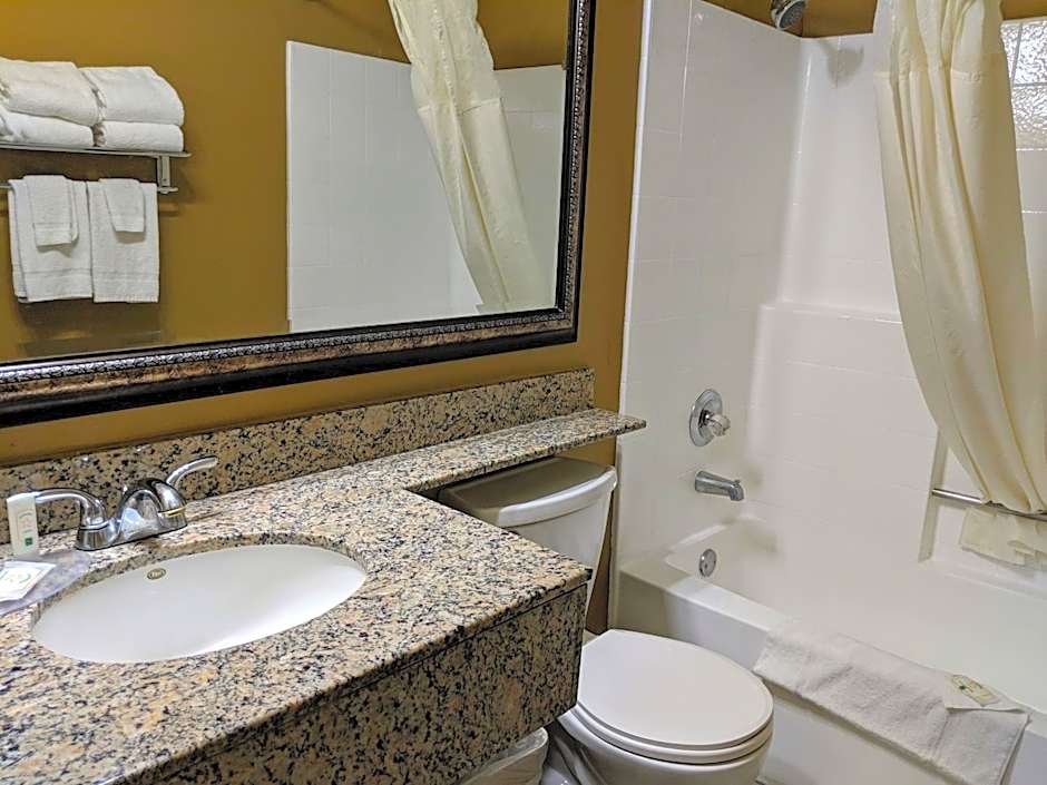 Quality Inn & Suites Westminster - Seal Beach Westminster