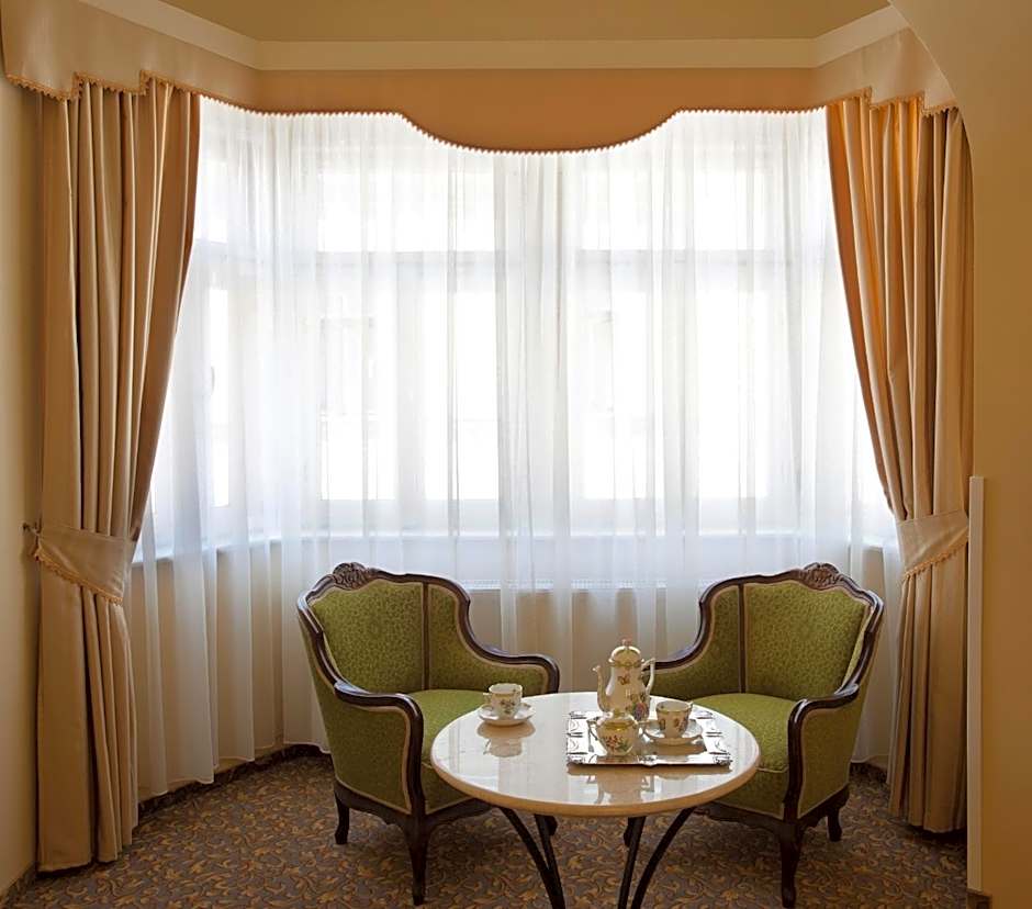 Barokk Hotel Promenád