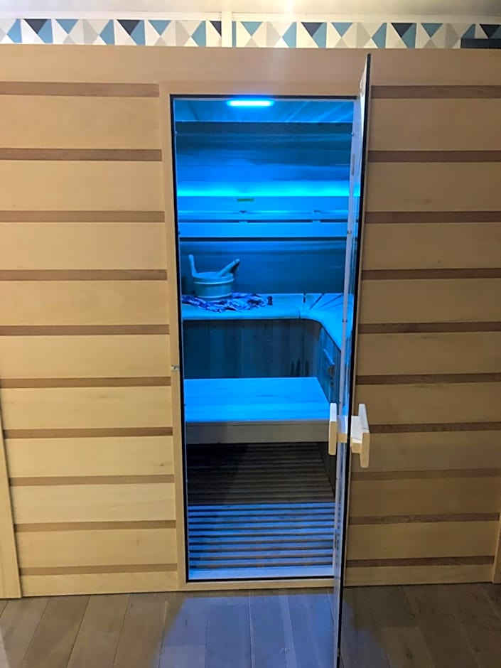 SPABYELLEETLUI spa rouge ou bleu