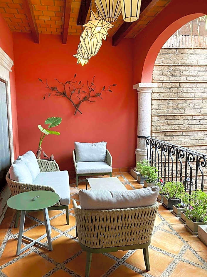 Exclusive Luxury Guest Center House