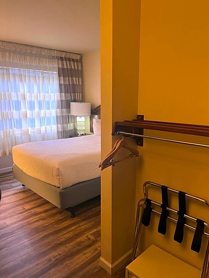 Photo 1 of 10 of 1 Queen Bed, Mobility Accessible