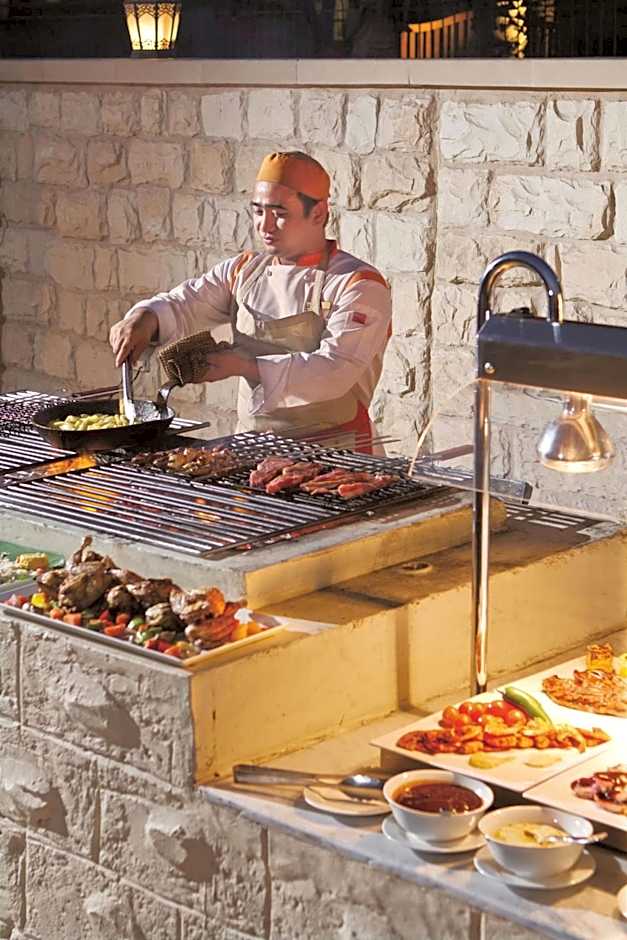 Traders Hotel, Abu Dhabi