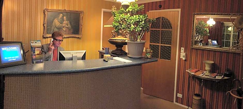 White Lanterns Motel