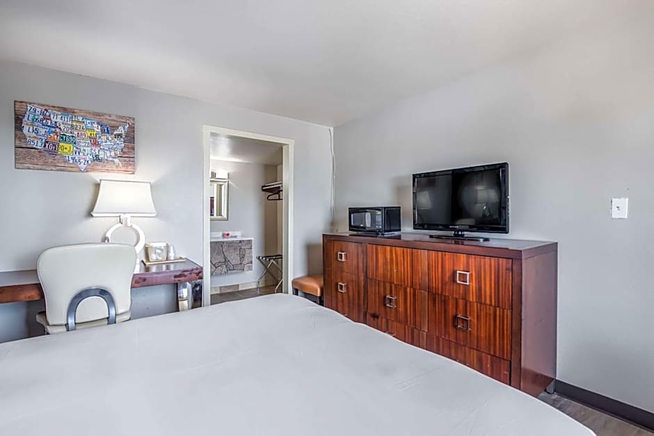 Econo Lodge Neenah