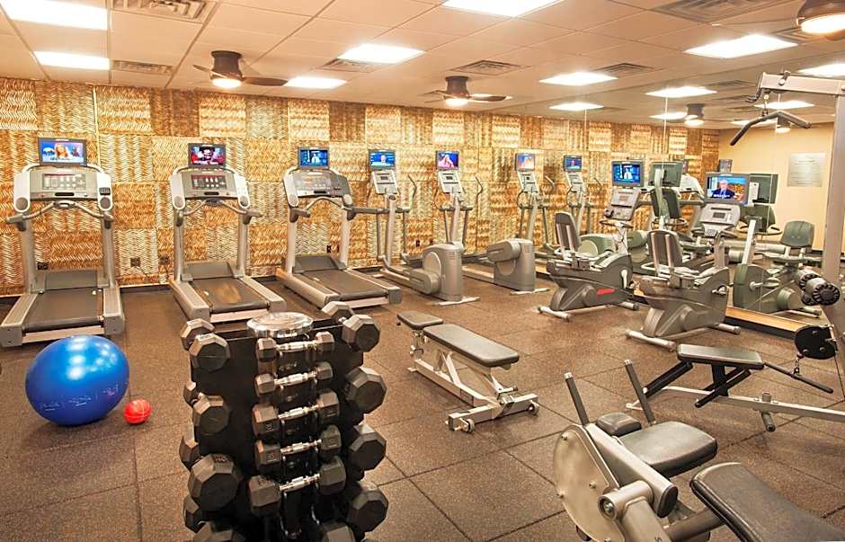 DoubleTree by Hilton McLean Tysons