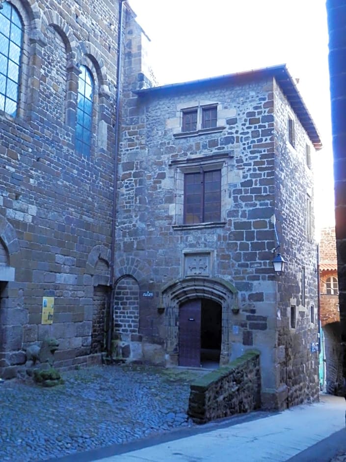 Chambres d'hôtes La Prévôté - Ancien couvent contre la Cathédrale