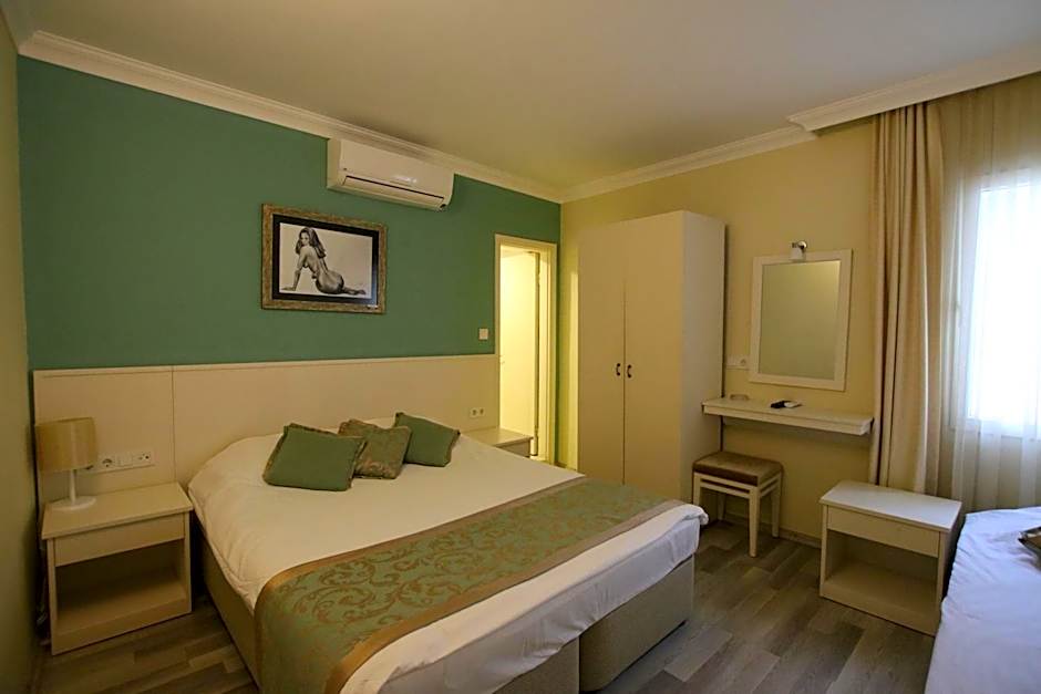 Artemis Hotel