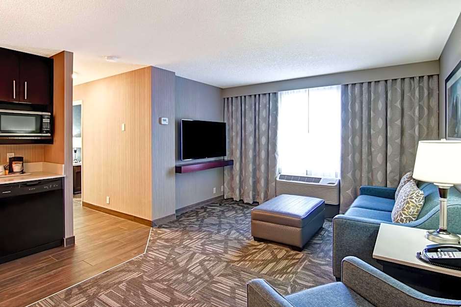 Hampton Inn By Hilton And Suites Calgary-Airport