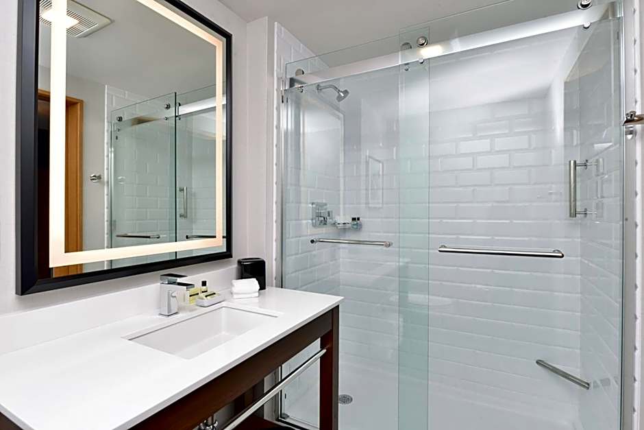 Four Points by Sheraton Olathe