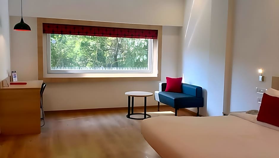 Red Fox by Lemon Tree Hotels, Dehradun