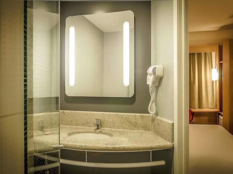 ibis Porto Alegre Assis Brasil