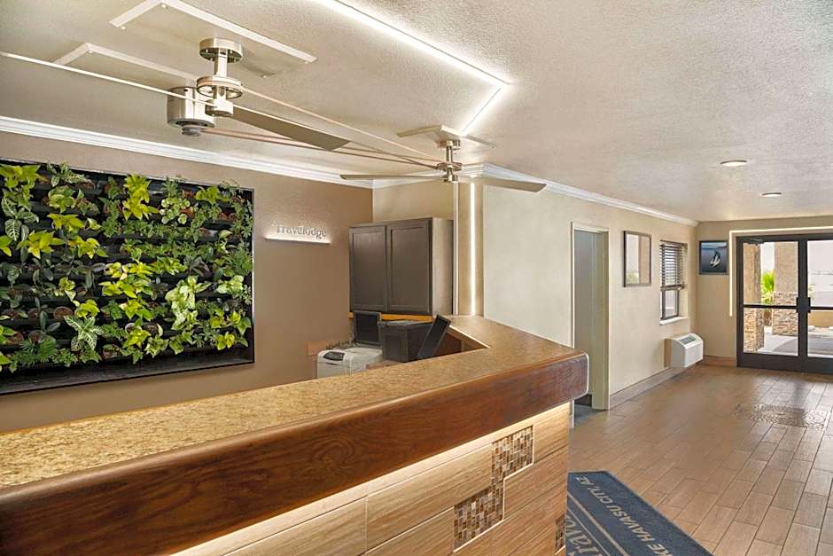 Travelodge by Wyndham Lake Havasu