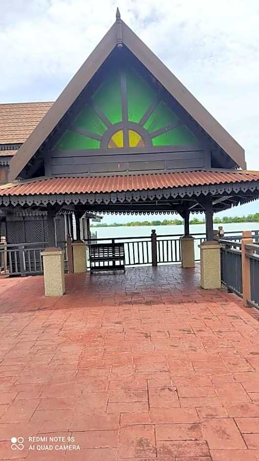 Villa Dalam laut 530