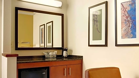 King Room with Roll-In Shower - Disability Access