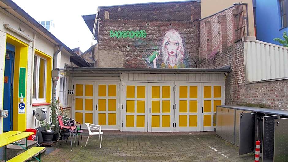 Backpackers Düsseldorf - SELF CHECK-IN