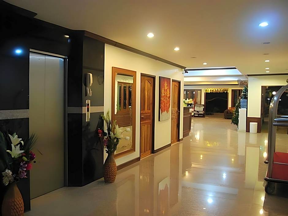 Baiboon Grand Hotel