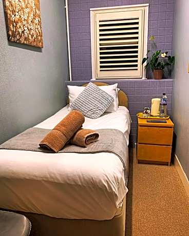 Single Room with Private External Bathroom