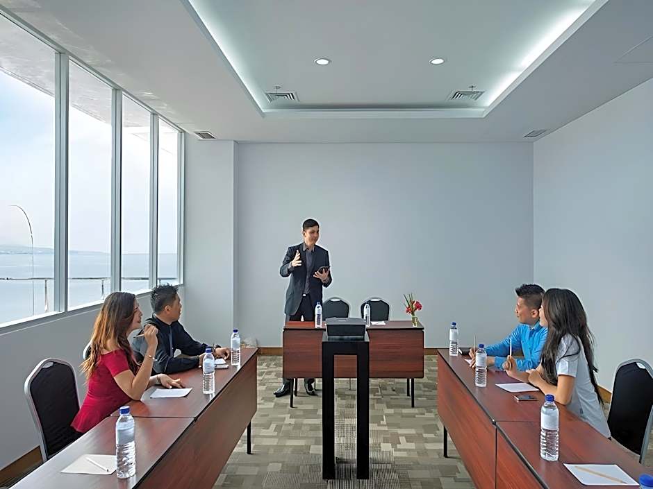 Whiz Prime Hotel Megamas Manado