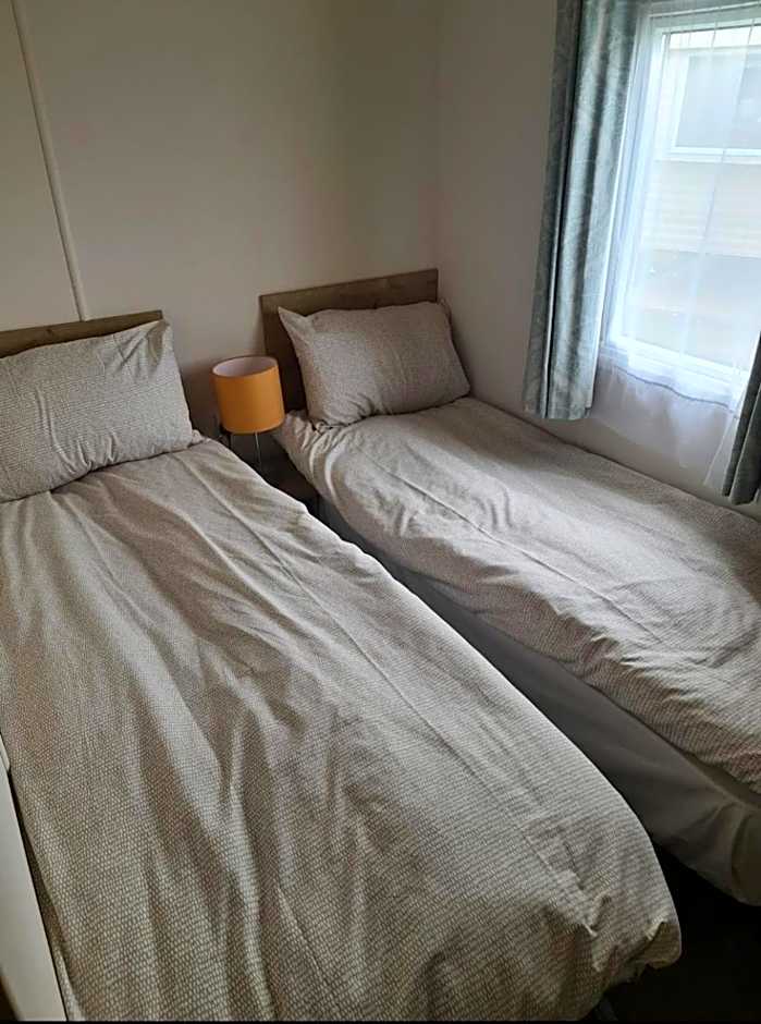 Delux Caravan - Clacton-on-sea