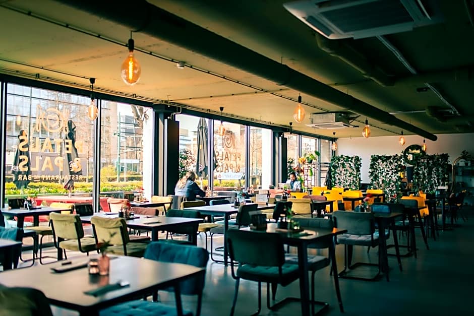 Urban Hotel The Golden Stork