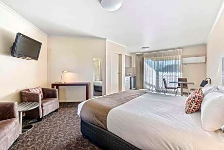 King Room with Spa Bath