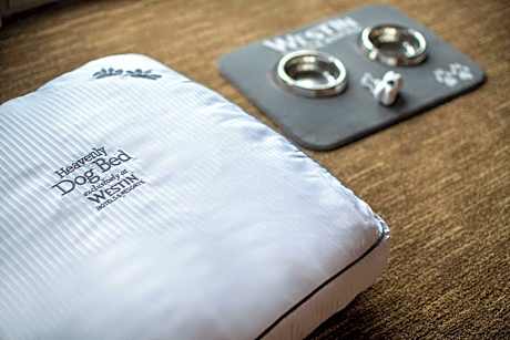 Deluxe Room, 1 King Bed (Mobility Accessible, Tub) (1 King Bed)