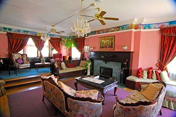 Rose Garden Inn – Berkeley, CA