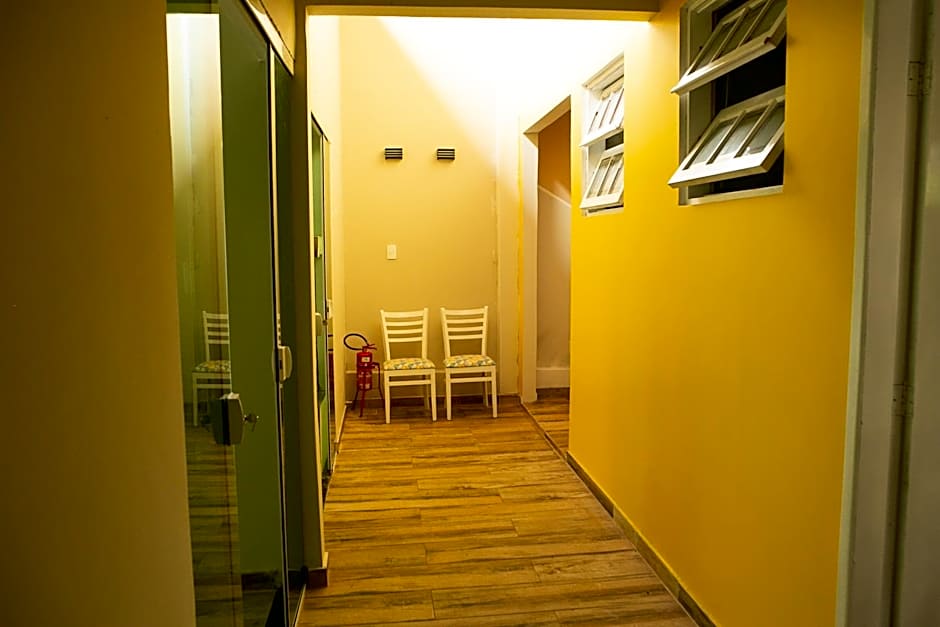 Hostel House Santinho