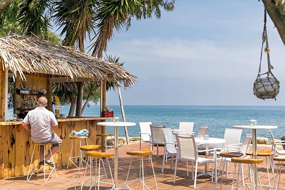 Elya Beach Luxury Suites