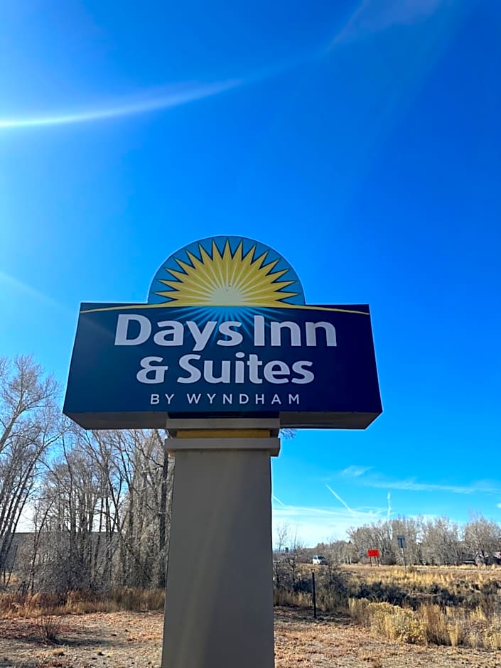 Days Inn & Suites by Wyndham Gunnison