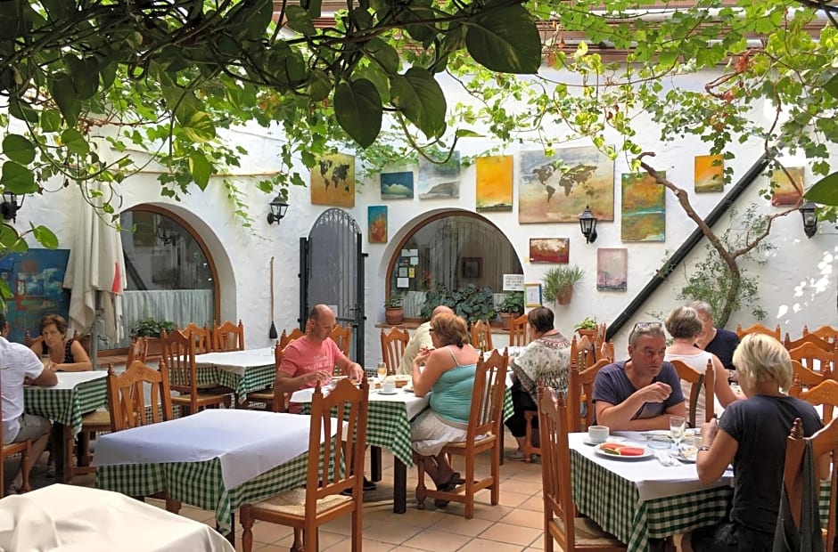 Hotel Restaurante Blanco y Verde