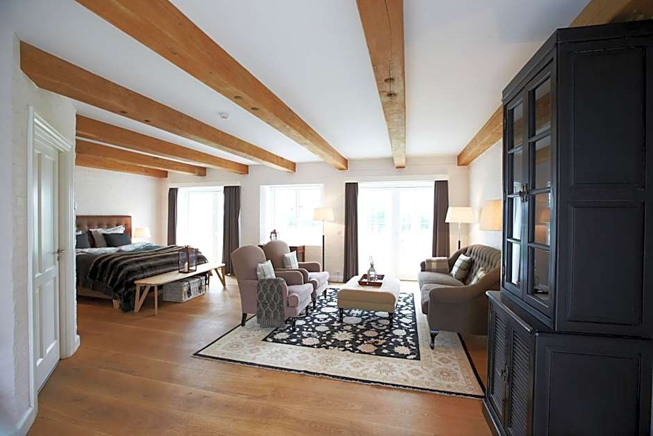Photo 1 of 7 of Junior Suite
